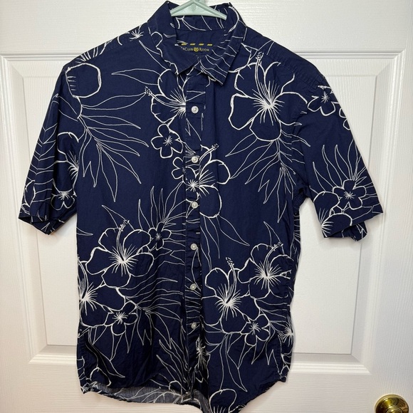 Club Room Men’s Navy Tropical Floral Casual Button Down Shirt Size Small GUC - Picture 1 of 5